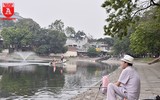 Đàn thiên nga ở hồ Thiền Quang vẫn có nguy cơ bị thương do lưỡi câu